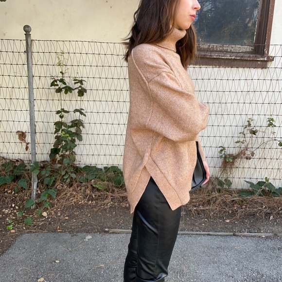 SOLD H&M wool blend camel jumper - Picture 2 of 10